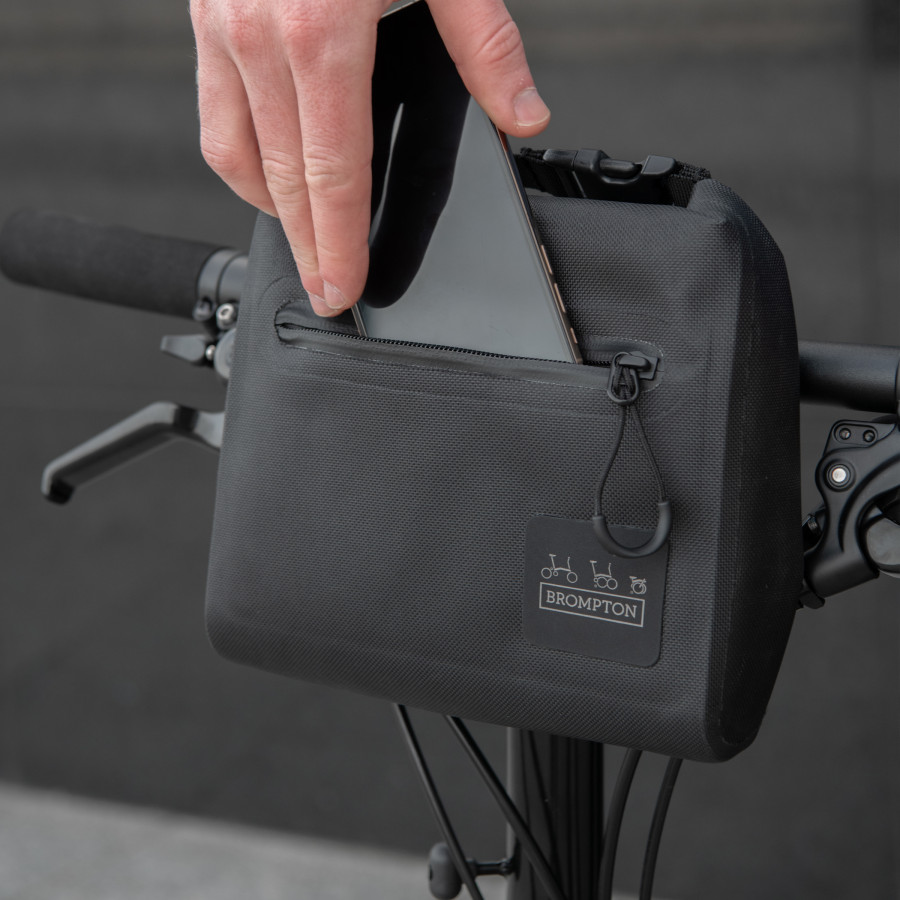 Brompton Metro Messenger Bag Medium in Black, Bild 03