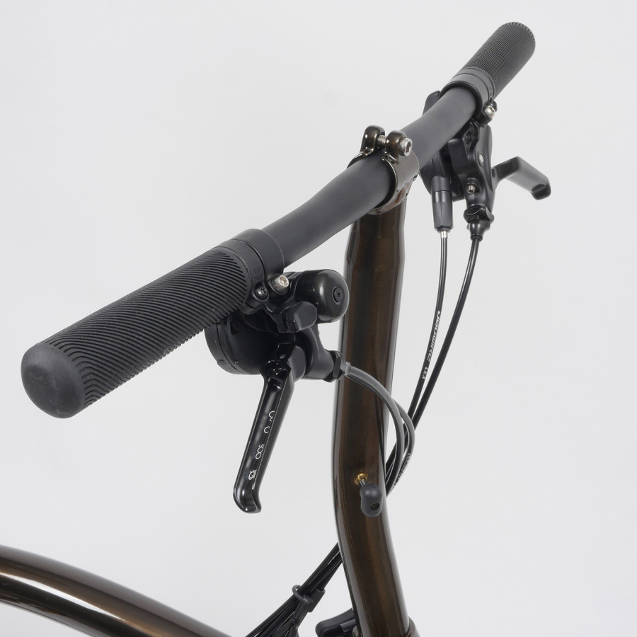 Brompton Faltrad S6LD Black-Edition Black Lacquer Freisteller des S-Lenkers seitlich von vorne