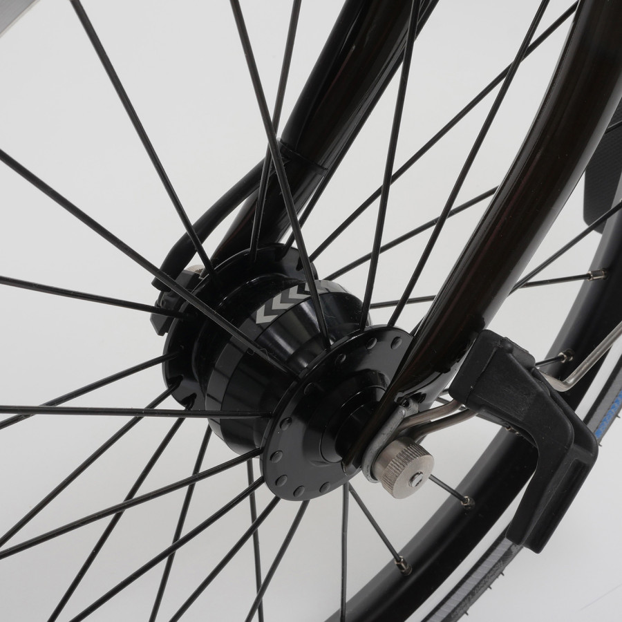 Abbildung Brompton Faltrad S6LD Black-Edition Black Lacquer mit Fokus auf die Hinge Clamp Lever am Rahmen