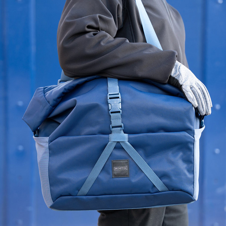 Brompton Tasche Borough Roll Top Bag Navy Large inkl. Regenüberzug, Bild 01