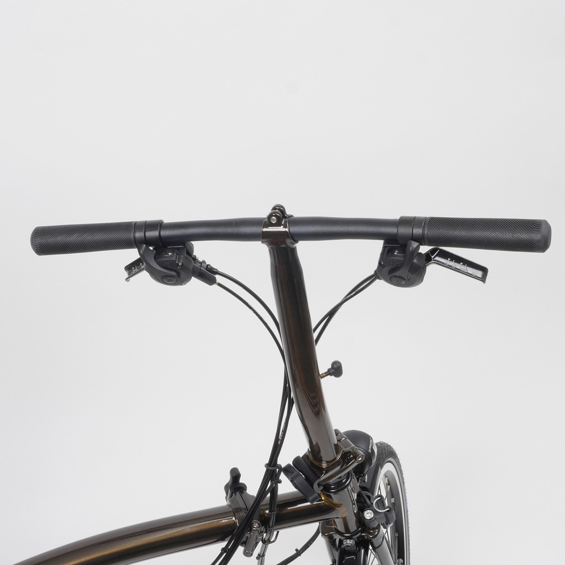Brompton Faltrad S6LD Black-Edition Black Lacquer Freisteller des S-Lenkers aus Sicht des Fahrers
