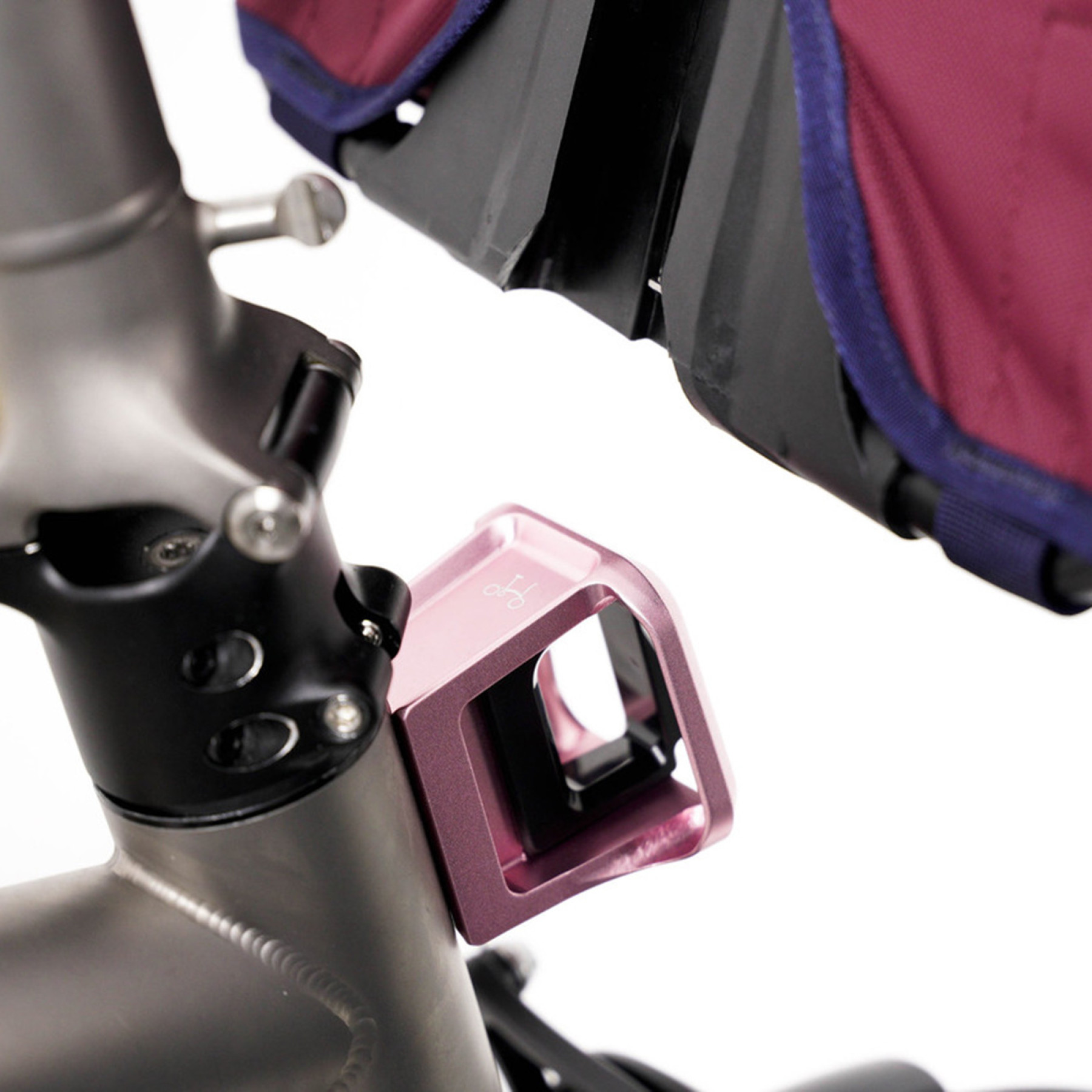 Das ultimative Upgrade für dein Brompton Faltrad, der Brompton Trägerblock in Pink, Bild 06