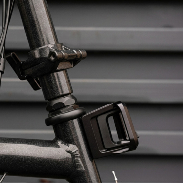 Das ultimative Upgrade für dein Brompton Faltrad, der Brompton Trägerblock in Black, Bild 01